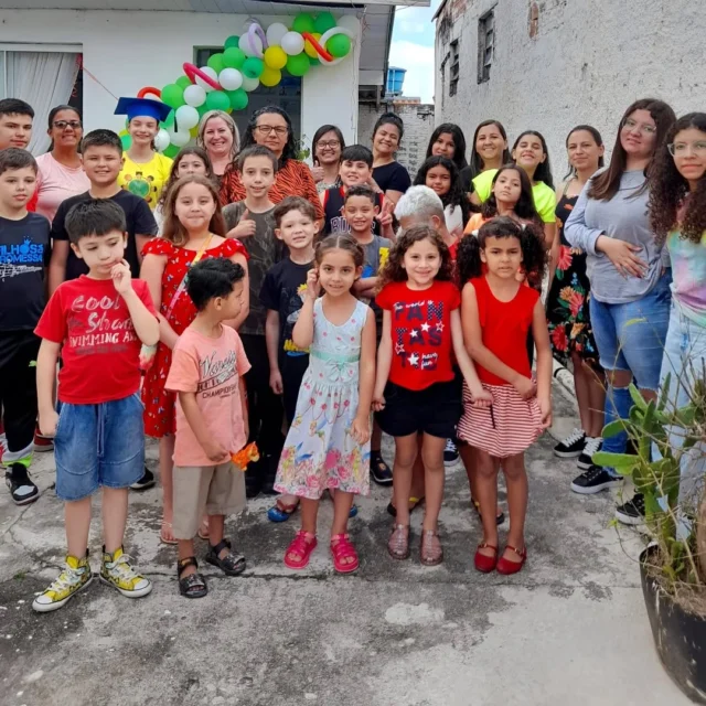 Gratidão é o que nos define neste momento. Pela bondade e direção de Cristo, encerramos mais um ano repleto de desafios, aprendizado e muitas conquistas. Foi um ano de crescimento e superação, onde cada sorriso, cada passo e cada esforço valeram a pena.

A festa de encerramento da ABIG foi um reflexo de tudo que vivemos: união, amor e o desejo de fazer a diferença na vida de cada estudante. Queremos deixar aqui nosso agradecimento especial a todos os padrinhos que, com tanto carinho, apadrinharam e presentearam nossas crianças. Vocês trouxeram brilho aos olhos de cada estudante e fizeram deste encerramento ainda mais especial!

Agradecemos também aos voluntários, apoiadores e famílias que caminharam conosco durante este ano. Que possamos continuar nossa missão com fé, determinação e muito amor no coração.

Que venha um novo ano, cheio de novas oportunidades e bênçãos!

#ABIG #confraternização #encerramentodoanoletivo 
#alegria #união #solidariedade